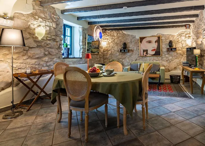 Vakantiehuis Cypress & Olive House Ckk 178