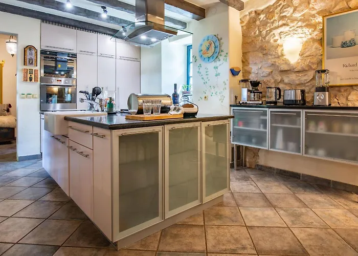 Vakantiehuis Cypress & Olive House Ckk 178 *