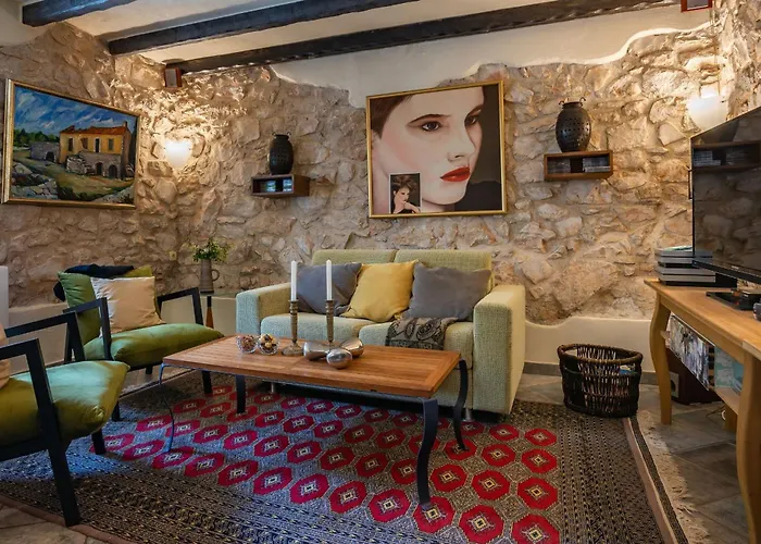 Vakantiehuis Cypress & Olive House Ckk 178 *